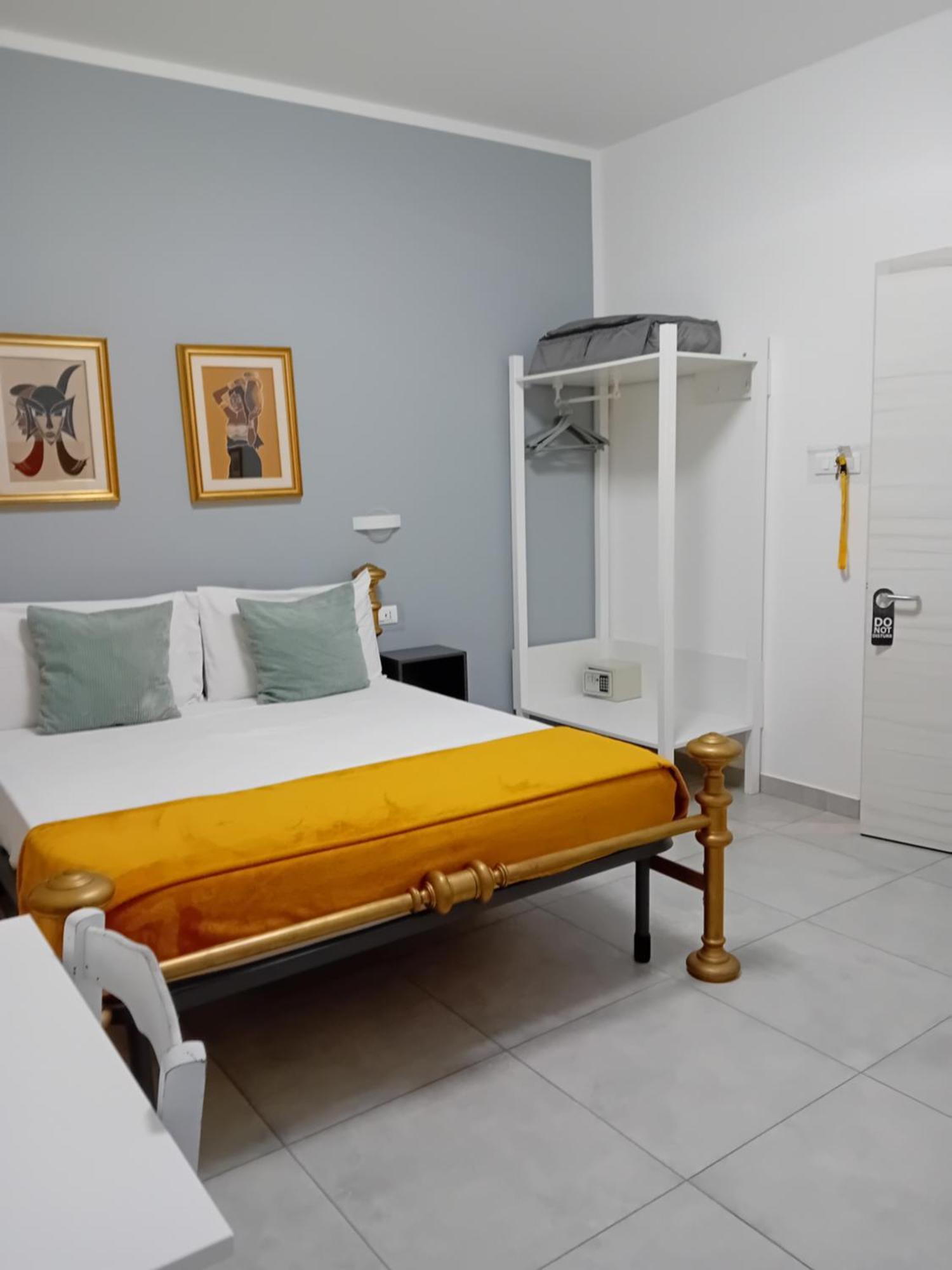 Justkey Hotel La Spezia Room photo